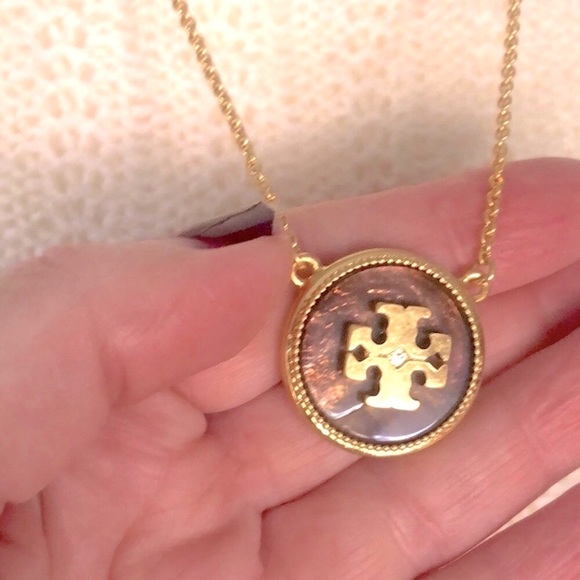 Tory Burch Logo Pendant Gold / Semi-precious Stone - Picture 2 of 5